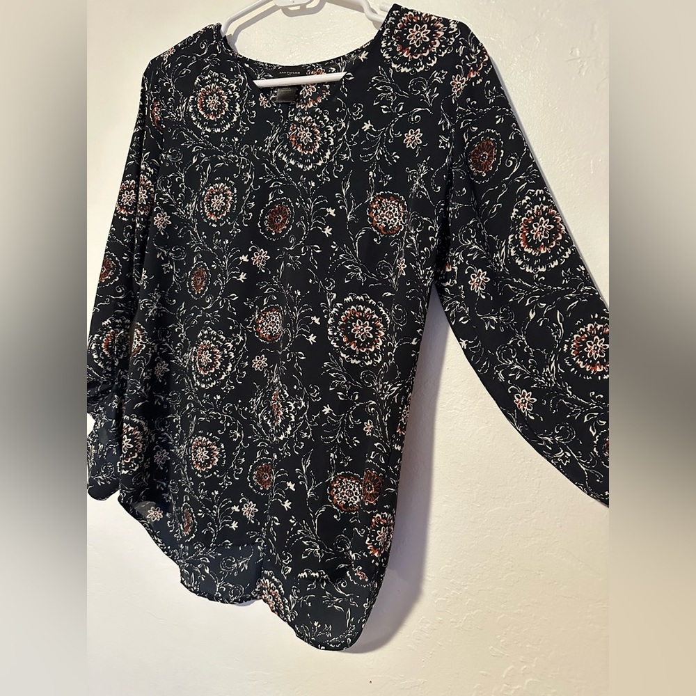 Ann Taylor long sleeve blouse size XS
